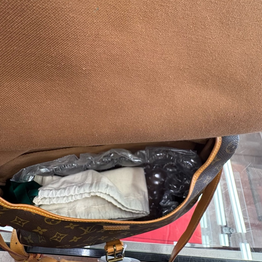 Louis Vuitton Brown Tan Messenger Bag with Adjustable Strap - Picture 2 of 4